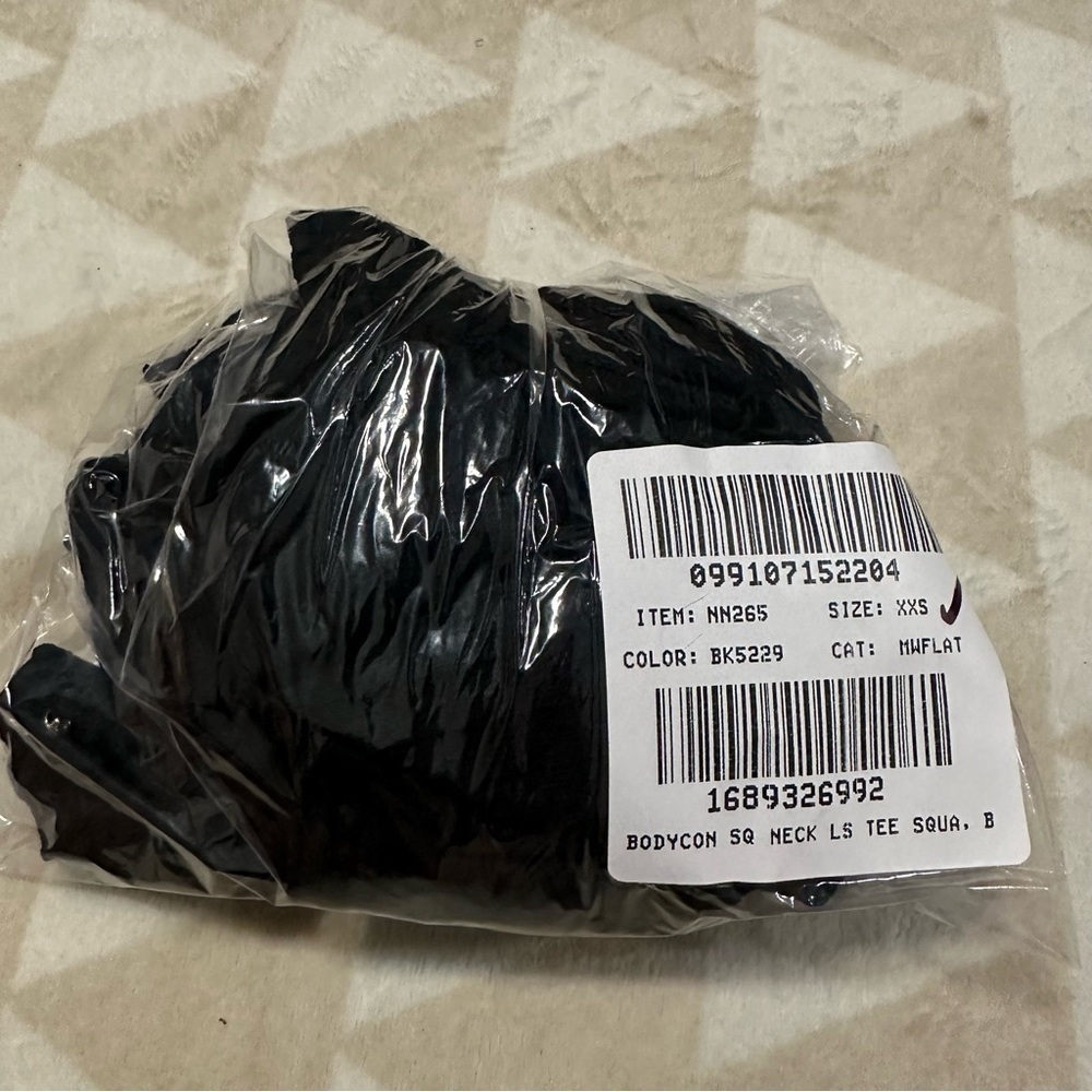 Madewell Ribbed Square-Neck Long-Sleeve Tee black - Picture 5 of 5